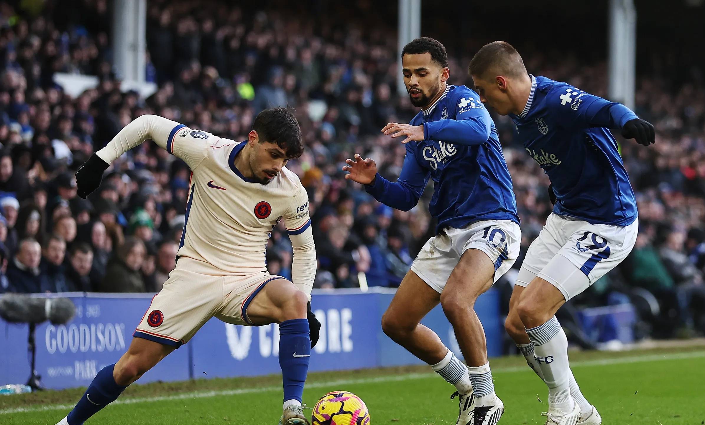 包含萨拉赫连续七场比赛得分超过赛况扑朔迷离，切尔西挑战极限！的词条