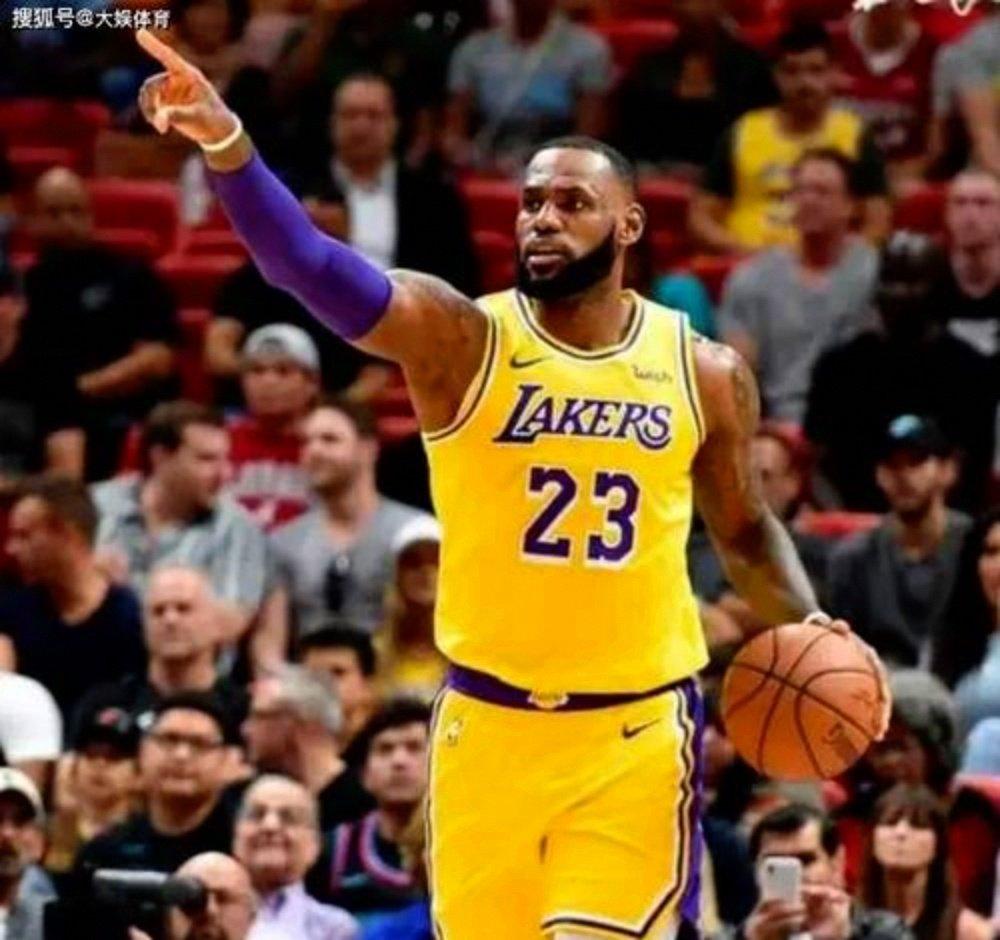 詹姆斯迎来二十赛季高光表现,独行侠球迷沸腾!的简单介绍 詹姆斯迎来二十赛季高光表现,独行侠球迷沸腾!的简单介绍