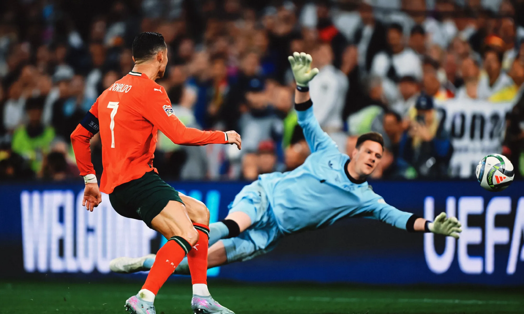 熊猫体育- c罗在澳大利亚队比赛中突破纪录,大胜引发热议的是谁 